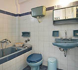 Glaros Studios bathroom with bathtub