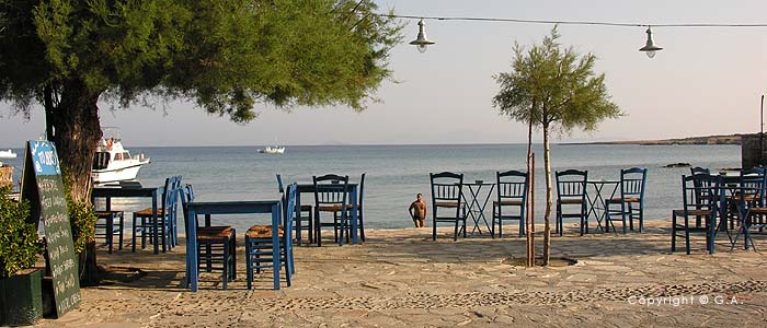 Beaches of Naxos, Moutsouna Village