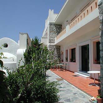 Apollon Hotel in Naxos Town (Chora). 
