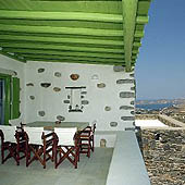 Manos Villa
