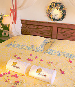 Bed detail...