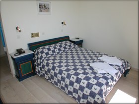 Loizos Apartments - Santorini Island