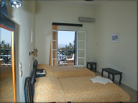 Loizos Apartments - Santorini Island