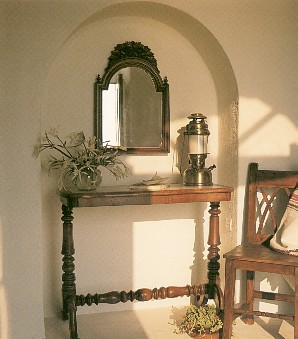 perivolas interior