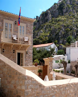 Villas in hydra town, skopelos