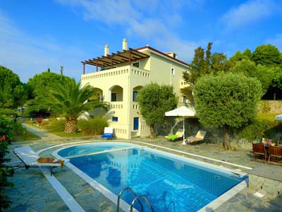 Hotels in Rousoum Gialo, Alonissos