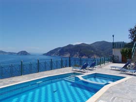 Villas Nissi, Skopelos