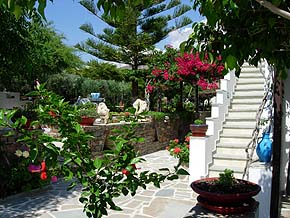 studios and apartments in Kastraki, Naxos