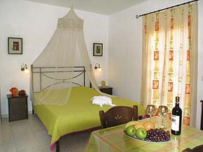 studios and apartments in Plaka, Naxos