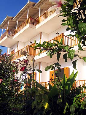 Hotels in Aprovato, Andros