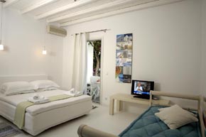 Apartments in  Pollonia, Milos