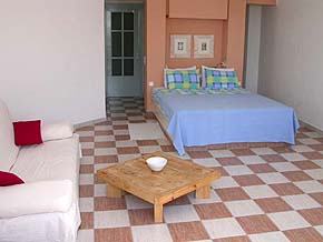 hotels in adamas, Naxos