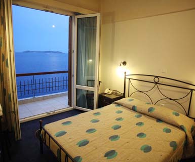 Hotels in Azolimnos in Syros