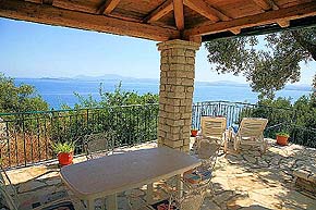 villas in Kaminaki, corfu