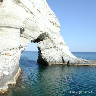 CYCLADES TOUR - MILOS ISLAND